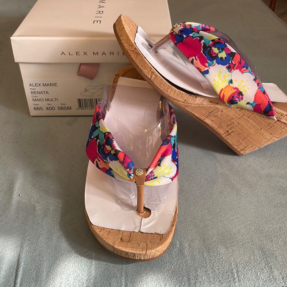 NWT Alex Marie Floral Wedge Sandals